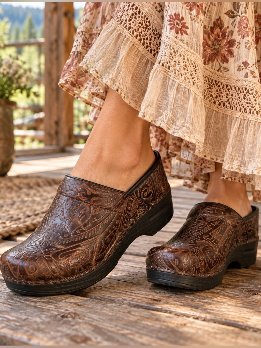 Dansko Brown Embossed Leather Clogs
Size: EU 37 / US Woman’s 6.5-7